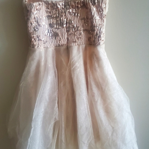Formal Dress Gown - Picture 5 of 7